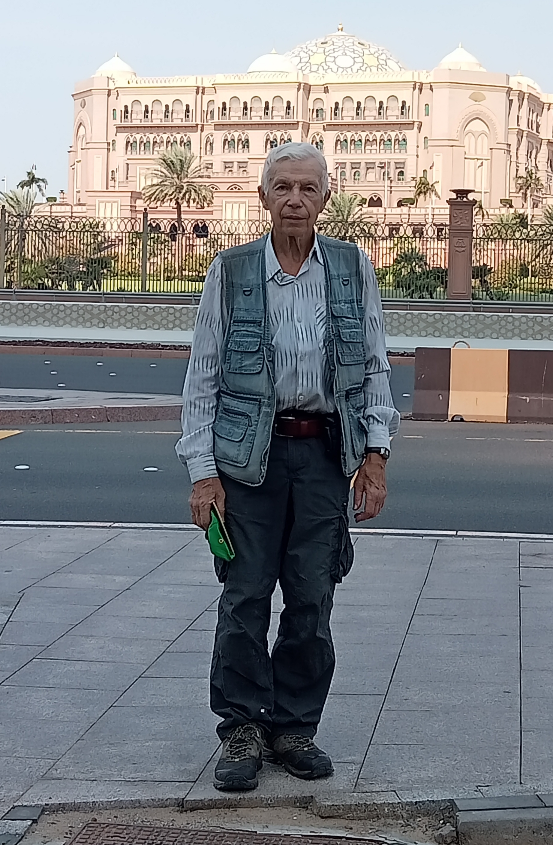 На фоне дворца Эмиратов - IMG_20231109_150125.jpg