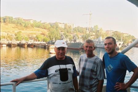 Для нас экспедиция закончилась 07.08.2007. - 07.08.07 В одной каюте Viktor, Shahter и немец Янос пришли в Севастополь.JPG