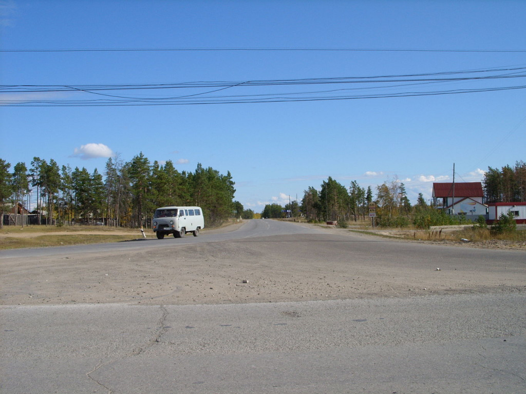 Развилка дорог: налево — Магадан, направо — Большой Невер, прямо — Амга