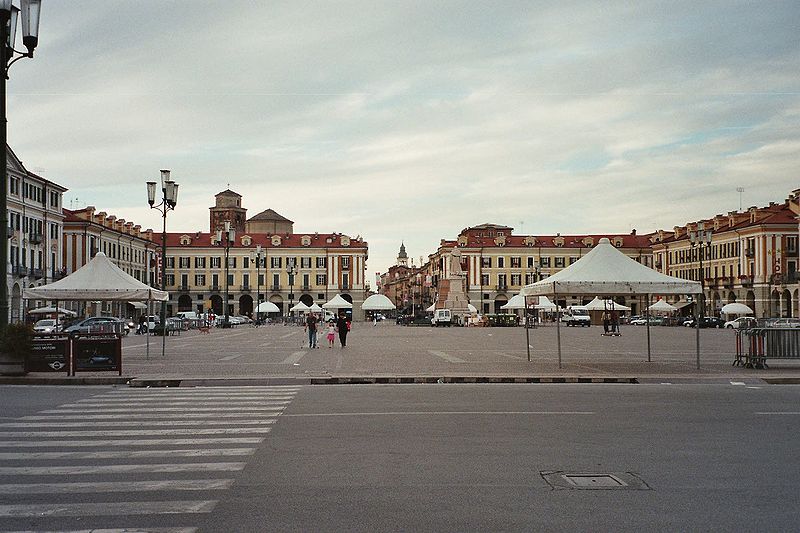 Площадь Галимберти в Кунео.jpg