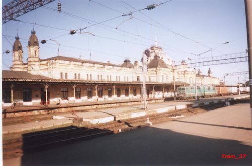 Zhmerynka_train_station .jpg