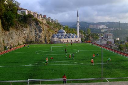 2 19.08.2008 V Trabzone vse, kogo vstrechali, lyubyat futbol. Znayut Shahter i boleyut za Trabzonspor.JPG