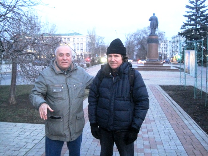 На память о 121-й встрече в ДКП (у памятника Т.Г.Шевченко) 11 января 2018 года.JPG