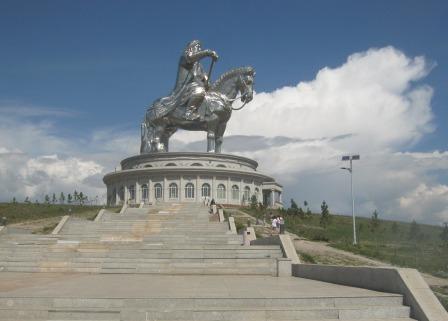 Б7_Музей-и-конная-статуя-Чингисхана.jpg