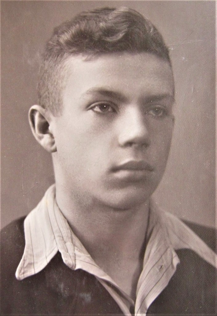 1956 г. Коваленко Валерий, ученик 10-в класса СШ № 30 г. Сталино..JPG