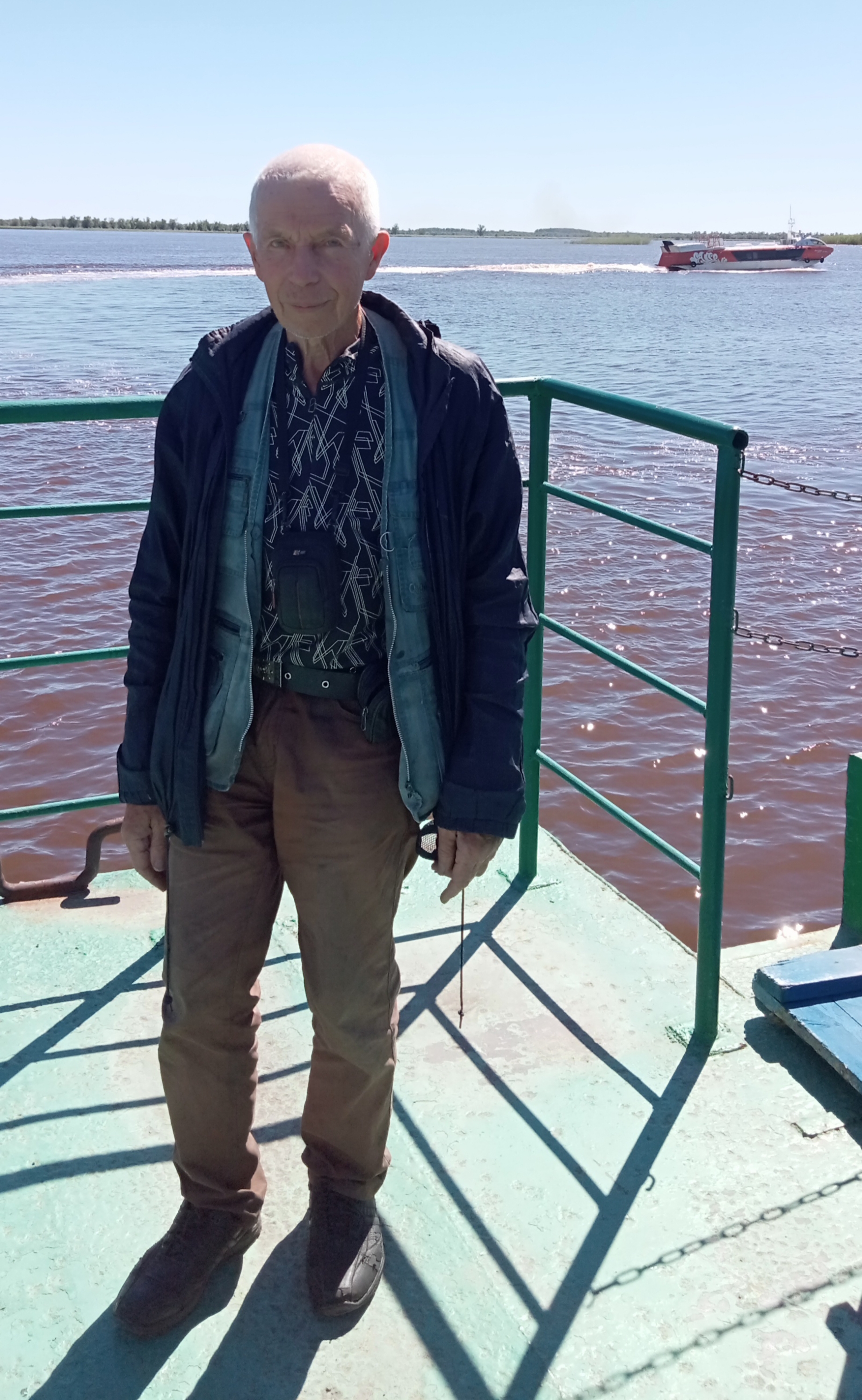 На причале Ханты-Мансийска на фоне нашего судна - IMG_20220617_232449.jpg