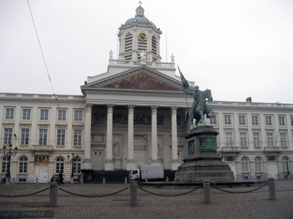 Брюссель 7 , памятник еще одному бывшему королю Бельгии. - 36b_IMG_7382.jpg
