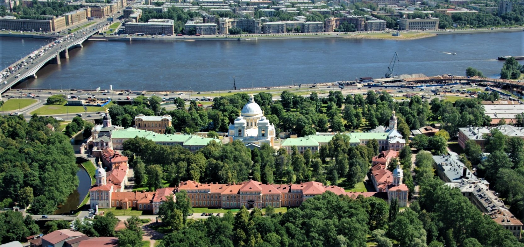 Санкт-Петербург - Свя́то-Тро́ицкая Алекса́ндро-Не́вская ла́вра.jpg