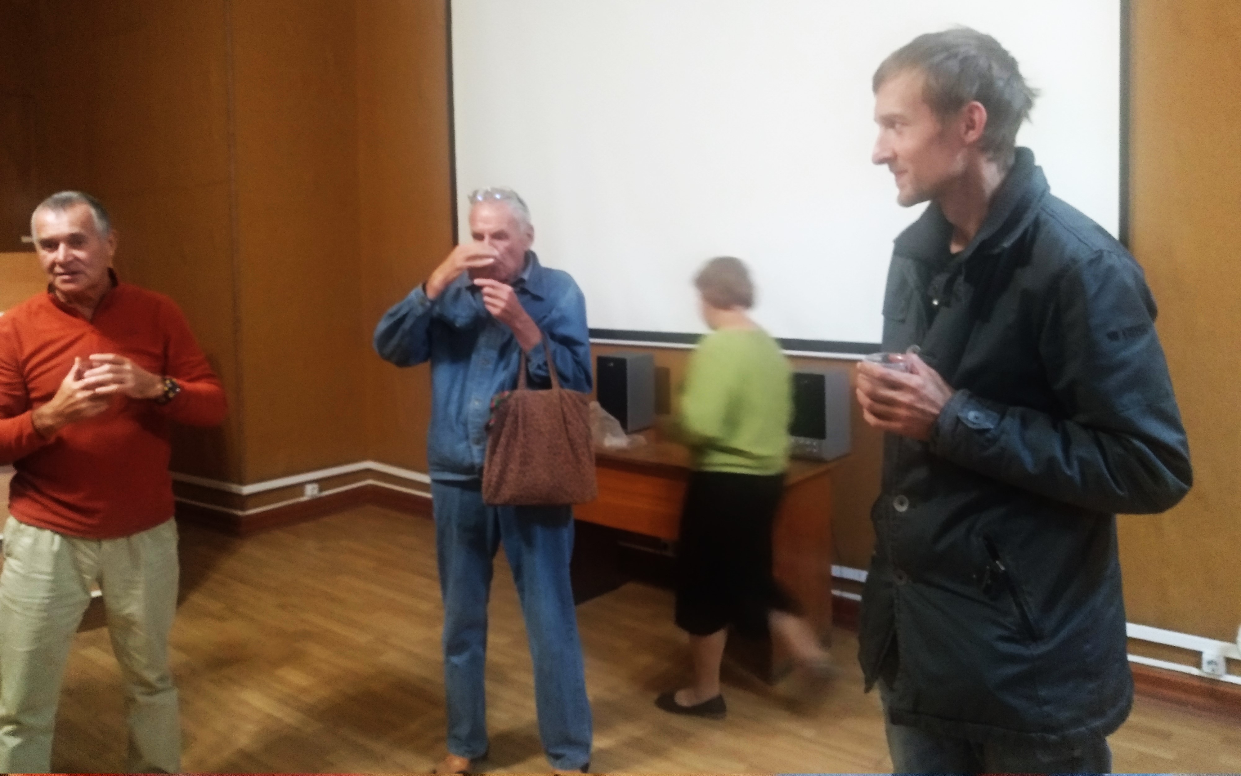 2024. Встречи путешественников в Донецке Донецкий клуб путешественников  - 4. новичок ДКП Евгений Середа (справа).jpg
