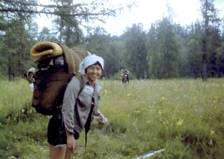 Морозова Лариса Фроловна - 1959 г. Лариса Морозова в своем первом походе в Карпатах .jpg
