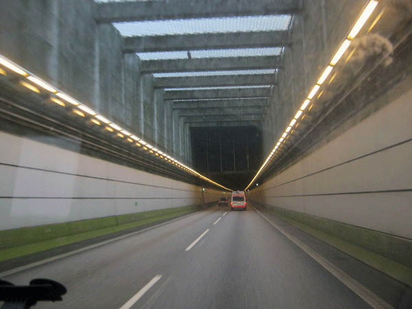 Автомобильный тоннель - 080_IMG_2094b.gif