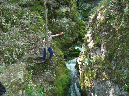 ВЕСНА 2013 г. В КРЫМУ - В Многореченском каньоне.jpg