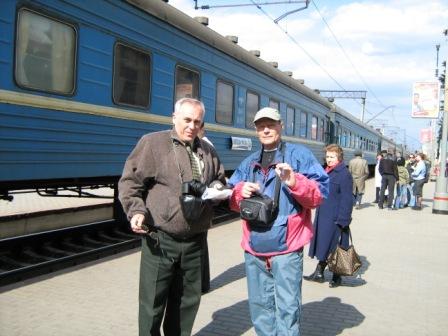 Василий Корягин справа Фото В.Коваленко - Копия 070407 14.43_1 в Тибет.JPG