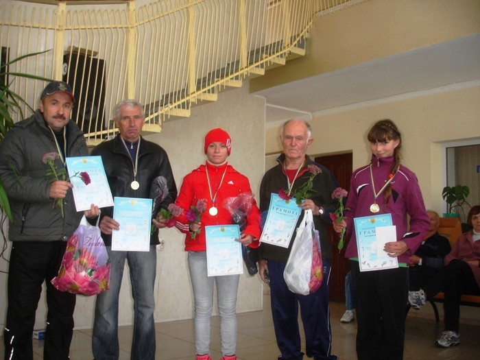 Фото Анатолия Николаенко - 3. Победители пробега в честь 32-летия КЛБ СТАЙЕР.JPG