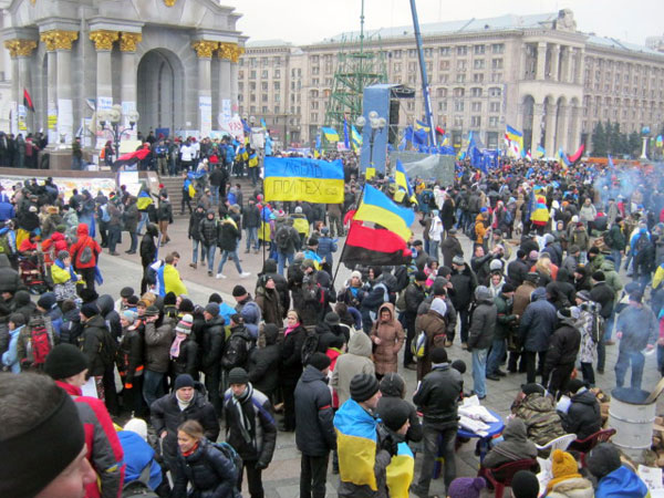 Майдан на площади со стороны консерватории - IMG_1486b.jpg