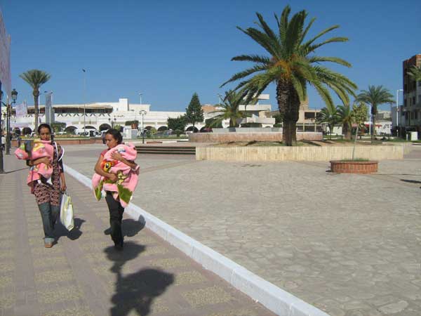 Тунис 2008, проба автостопа - 2_Молодые-мамы-20081101.jpg